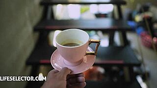 Petite Alexa Flexy hints at a steamy threesome adventure