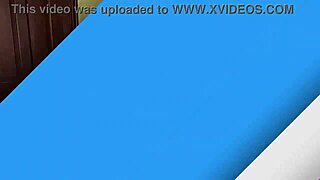 Жесткий фемдом рвет жопу грубым пеггингом и фистингом