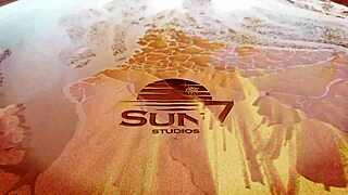 Hot Jullly Souza Meets Pervert in Uncensored Scene - Jullly and Frotinha