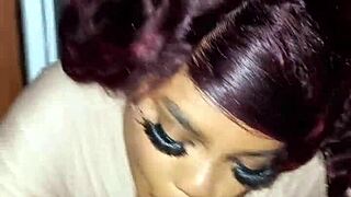 la madrastra más sexy seduce a su hijastro?