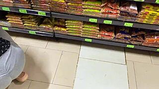 Encontrei a novinha gostosa da academia fazendo compras e convidei pra fuder parte 1