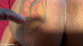 big booty country milf with tattoos 😍