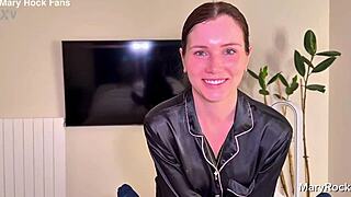 First Tinder Date Turns Italian Pornostar Wild and Sexy