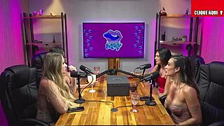 Morena Safada Licking Her Friends In Lingerie