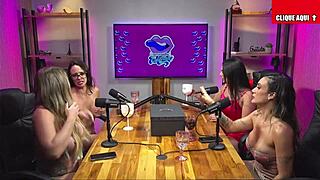 Morena Safada Licking Her Friends In Lingerie