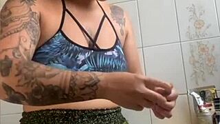 Casada Records Cooking Videos To Flash Swollen Pussy