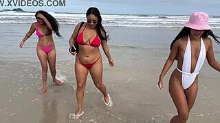 Hey, Ted guarantees hot women on this beach holiday with Maya Hyuga!