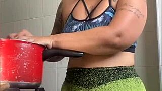 Casada Records Cooking Videos To Flash Swollen Pussy