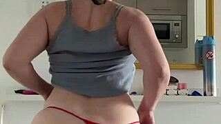 emmitasmile shares her everyday milf experiences