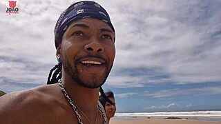 Aventura na Praia de Nudismo Ends in Wild Orgy with Joao o Safado, Lunna Geek, and Pitbull Porn