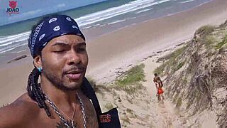 Aventura na Praia de Nudismo Ends in Wild Orgy with Joao o Safado, Lunna Geek, and Pitbull Porn