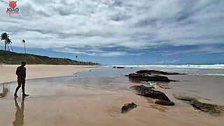 Aventura na Praia de Nudismo Ends in Wild Orgy with Joao o Safado, Lunna Geek, and Pitbull Porn