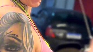 i went to the gym with an anal plug, now my ass is ready for cock