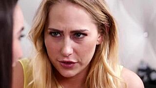 newbie lesbian hottie tribbing 😍