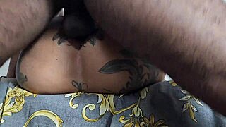 Dando Uma Massagem Anal no Cu da Amiga Gostosa BBW