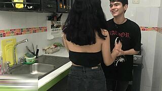 Hermanastra Cachonda Desea Con Ansias La Polla De Su Hermanastro