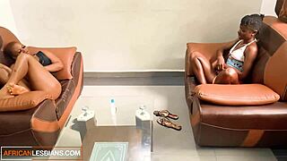 kenyan amateur licks lesbian squirt