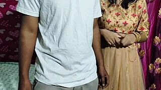 स्टेपसिस्टर और स्टेपब्रदर काउगर्ल में क्लोज मोमेंट शेयर करते हैं