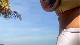 didn't notice my shorts marking my pussy on the beach