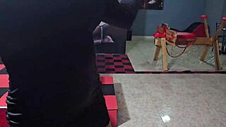 la dueña de una casa de citas quiere probar mi verga