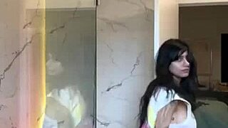 Big ebony ass of mia shakes enticingly