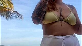 didn't notice my shorts marking my pussy on the beach