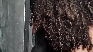 levei a irmã da minha mulher pro glory hole e ela entrou na pica