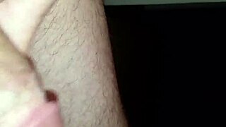 강렬 자위로 스트레스 풀고 쩌는 사정