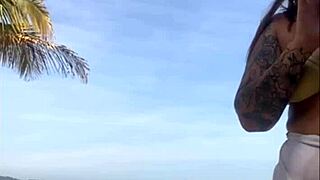 didn't notice my shorts marking my pussy on the beach