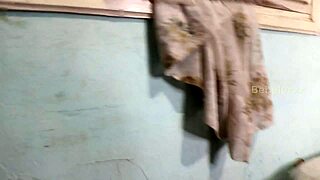 bebelexxx sucking on vibrator in her wet pussy