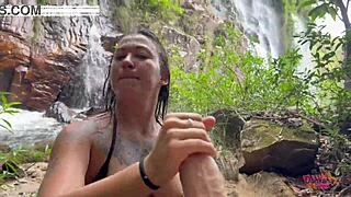 fomos pegos transando na cachoeira de férias com damiana