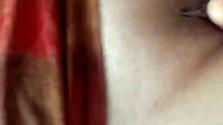 me froto con 2 miembros in big pussy gaping with dildo