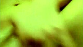 Ung ensom blond onanerer til hun kommer i ukrainsk amatørscene