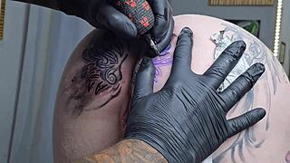damn, starting my day with anal tattoo fun!