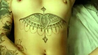 pretty brazilian evelyn buarque's sexy ass licking