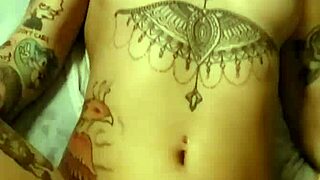 pretty brazilian evelyn buarque's sexy ass licking