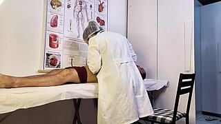 환자가 검사 중에 발기해서 브라질 간호사의 더러운 말에 저항 못 해