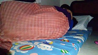 sharing bed with stepmom turned into surprise creampie under sheets 😳