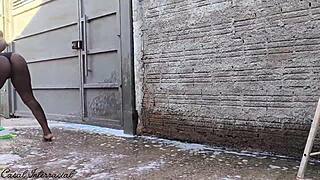 Minha Vizinha Muito Gostosa Inventei Uma Desculpa Para Comer Ela Ao Ar Livre