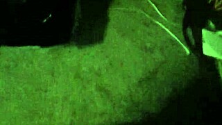 Kasvattaja lutka pannaan täyteen spermaa