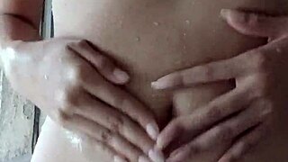 look how this innocent fat latina curvy girl bathes under spy camera!