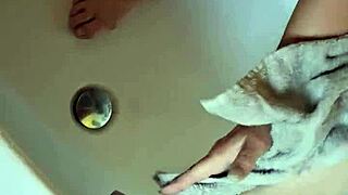 Dreckige Füße In Der Badewanne Waschen