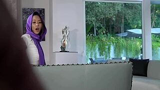 Muslim teen Alexia Anders blows boyfriend in car, shy but bold?