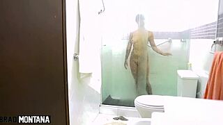 Rafaela Nakamura in Jack Kallahari scena