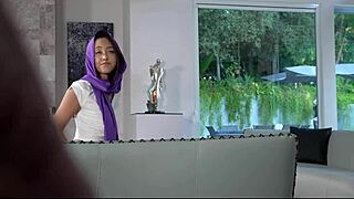 Muslim teen Alexia Anders blows boyfriend in car, shy but bold?