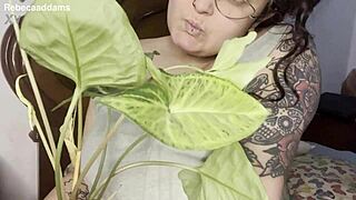 hey dear, check this latina with big natural tits wiggling! 😍