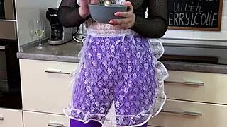 Enjoy Breakfast With Beautiful Cherrylcolle In Heels