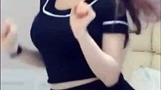 Chi Danny tančí sexy na webkamu pro diváky