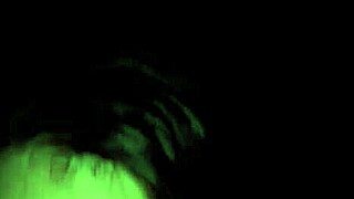 Cunhada de olhos verdes com bunda grande cavalga e leva facial de quatro