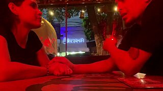 acepto en secreto la cita del novio de mi amiga y termino teniendo su polla en mi culo abierto